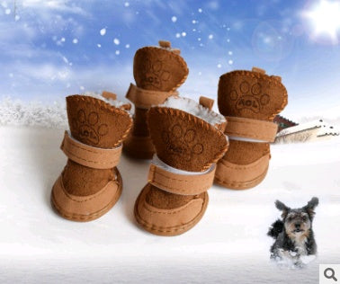 Cute brown winter dog boots, designed to keep your dog’s paws warm and cozy during outdoor adventures in the snow. Perfect for small dogs.